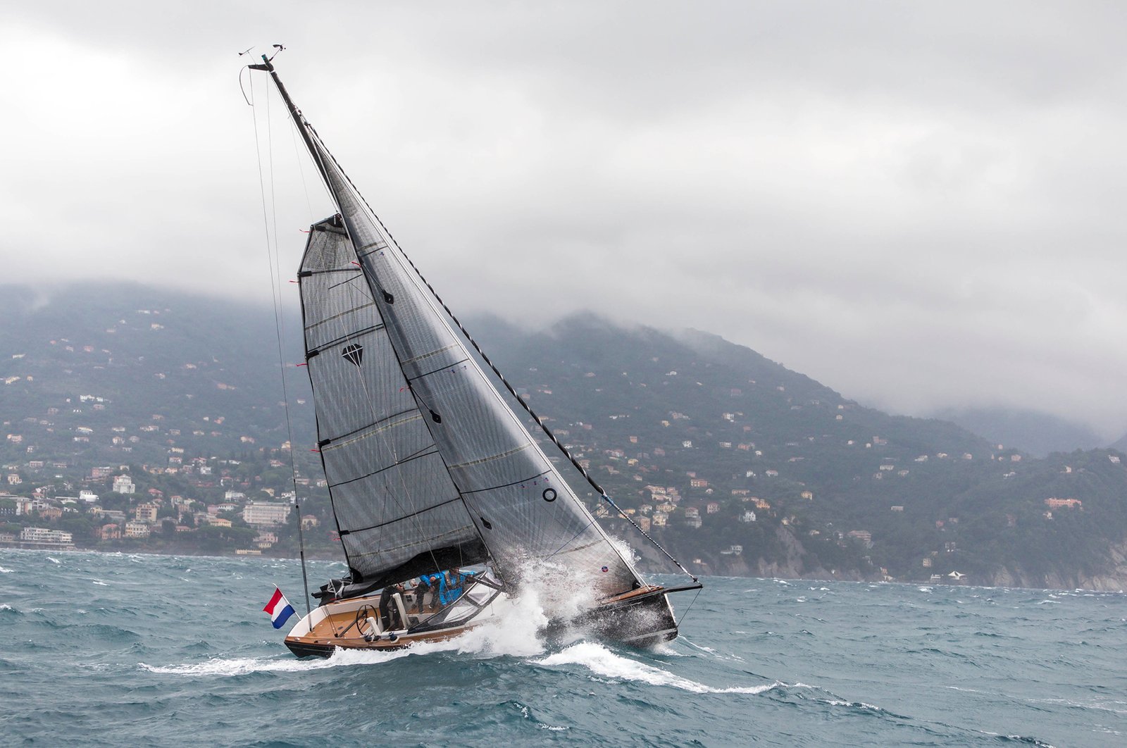 Voyager sail standard specifications